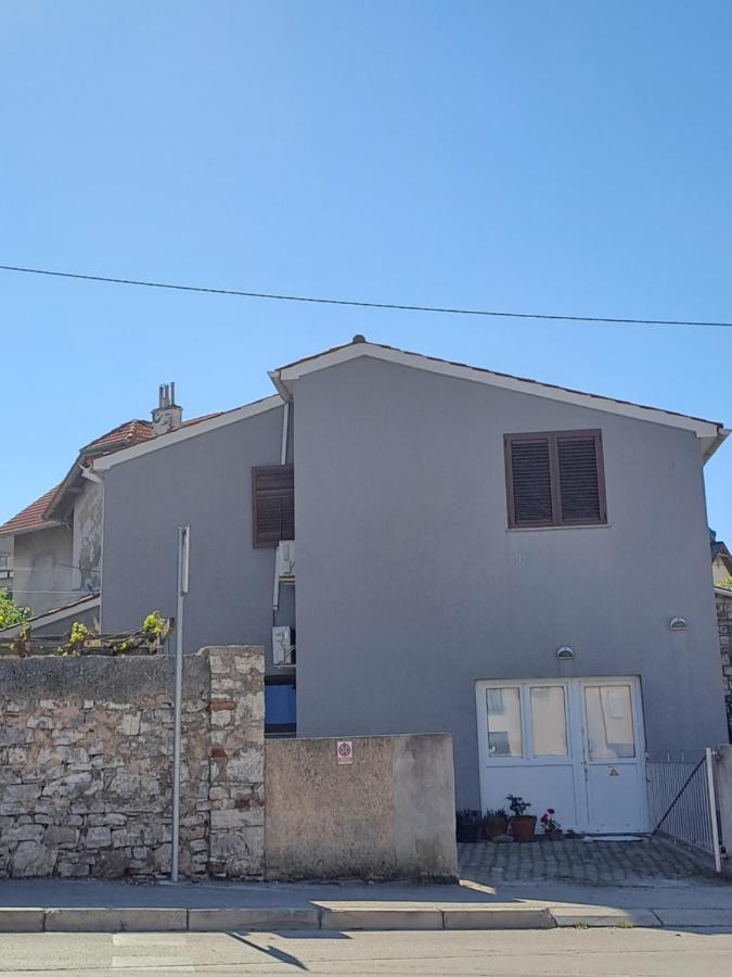 Konoba Yan Apartment Pula Exterior photo